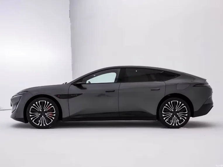 Доставка зарядных столов + горячая распродажа 2024 года Chang an Avita 12 транспортные