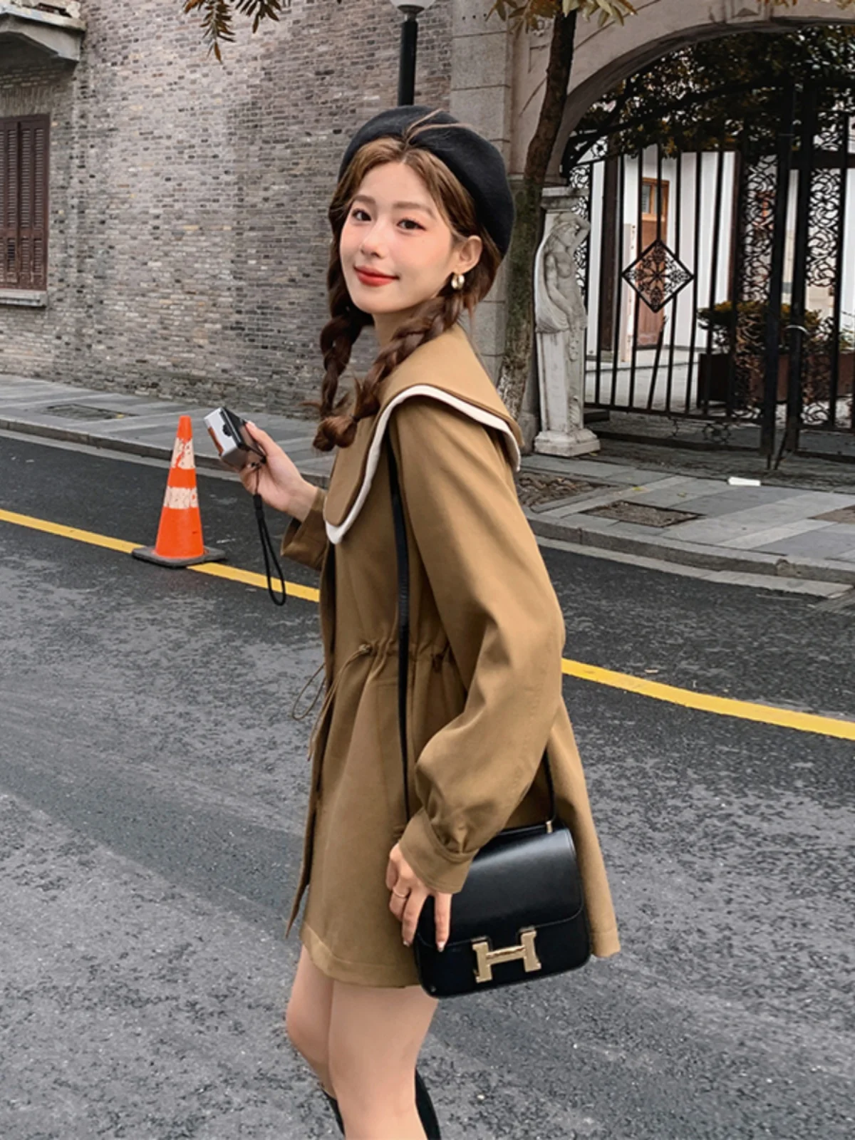 Тренч с кукольным воротником кофейного цвета верхняя одежда женское пальто