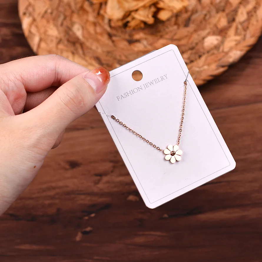 

316L Stainless Steel Necklacesmall Daisy Titanium Steel Necklace Temperament Necklace Clavicle Chain Gift Dropshipping