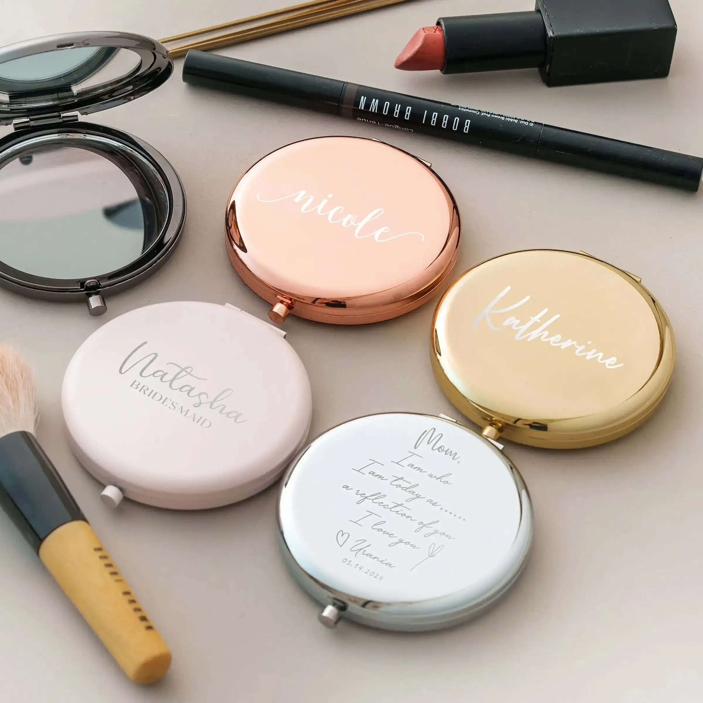 Персонализированное компактное зеркало на заказ карманное 6 5 см с именем