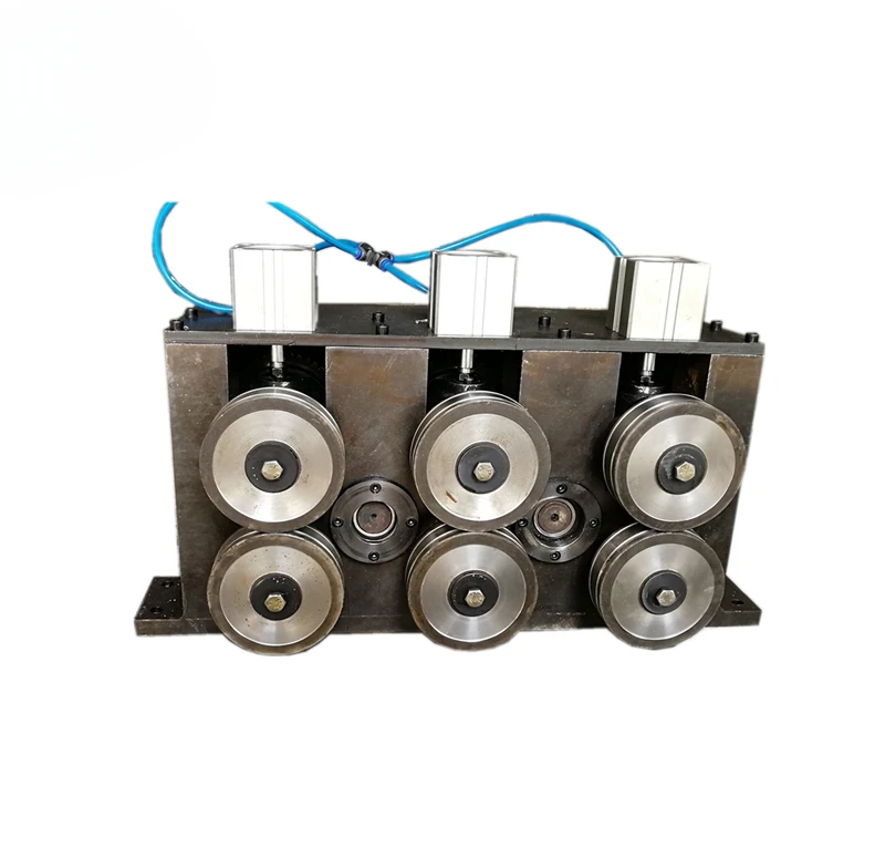 Ципан пневматический трехгрупповый подающий роликовый фидер ручной ролик