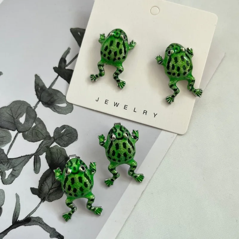 

Gothic Frog Earrings For Women Cute Animal Stud Earrings Ear Clip Funny Jewelry Gift Brincos