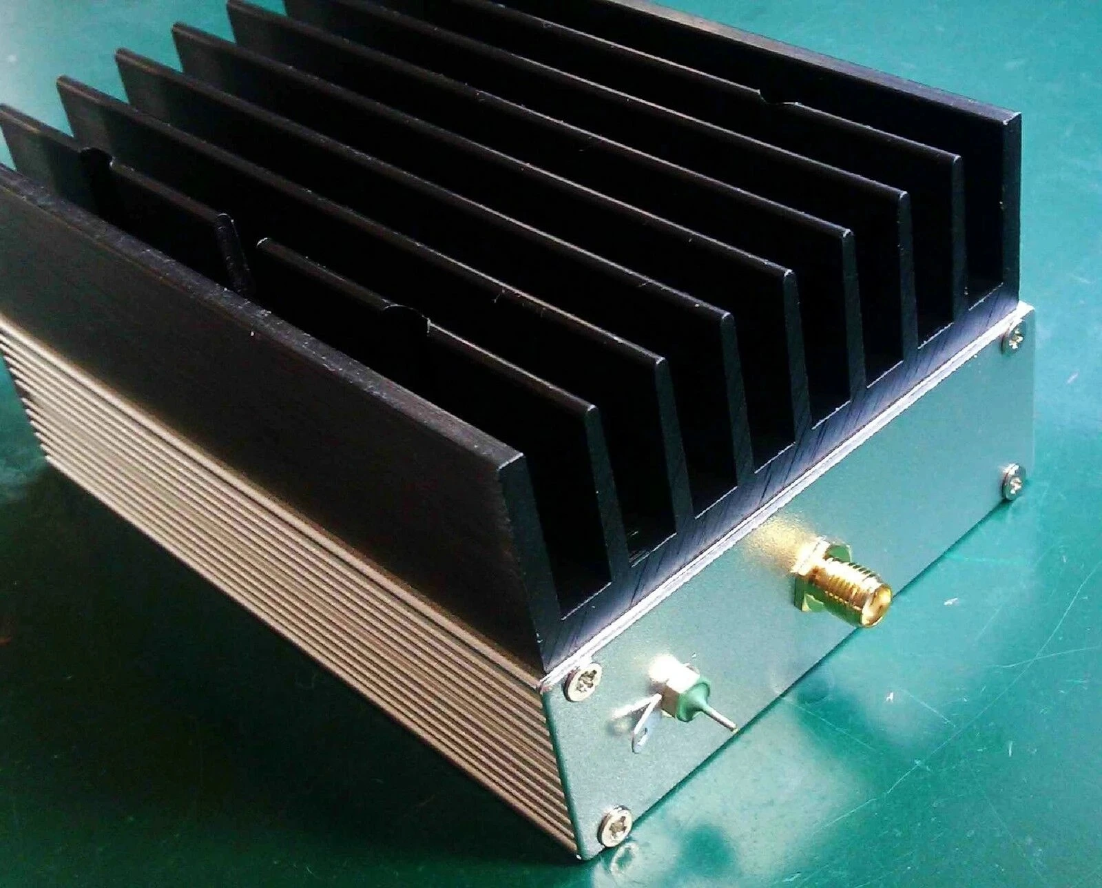 Original Design 100KHz - 70MHz 47dB 5W HF ultra wideband linear RF power amplifier