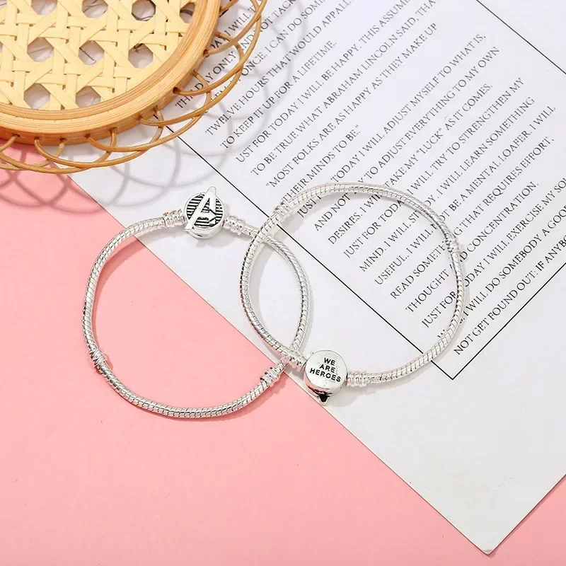 Подвеска в виде человека-паука