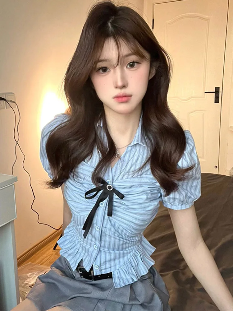 Design Sense Sweet Cool Little Man Preppy Waist Hugging Bow Shirts Top Pure Desire Pleated Skirt Two-piece Set
