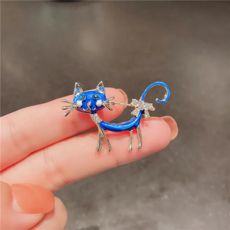 

Женская Брошь в виде кошки