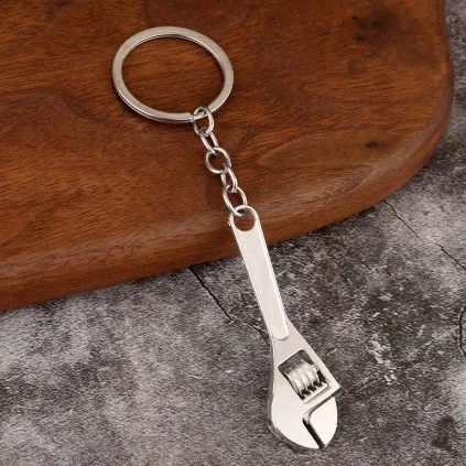 Металлический набор инструментов брелок