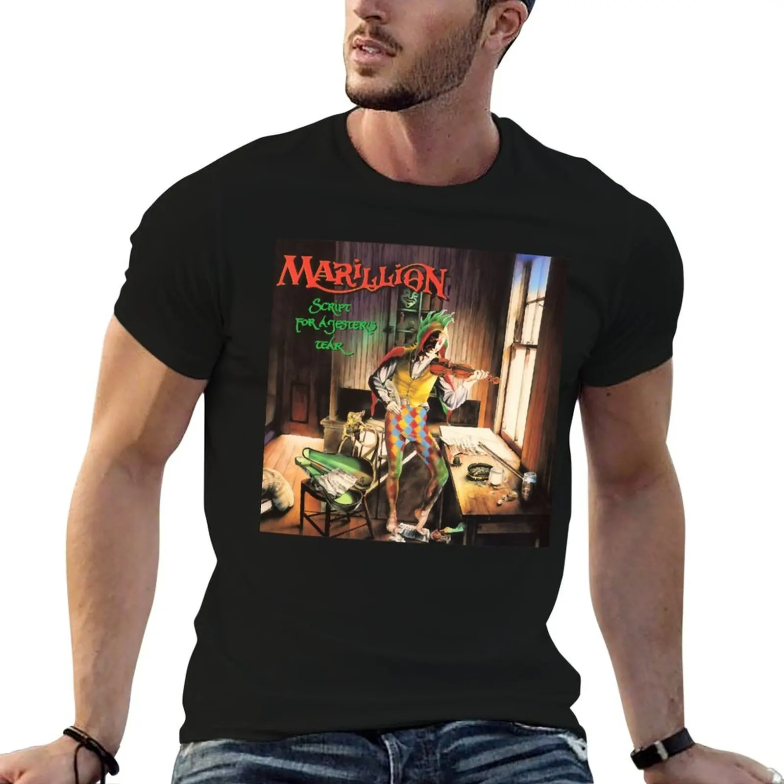 Фото Классическая футболка Marillion Script For A Jester's Tears, черная хлопковая футболка, однотонная, для мужчин, в упаковке. №1