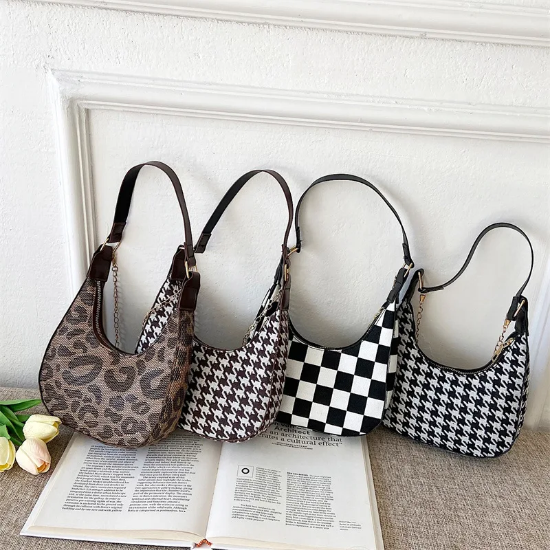 

New Korean Version Houndstooth Grid Red Contrast Retro Chessboard Grid Staff Armpit Crescent Pouch Hand Shoulder Bag for Women
