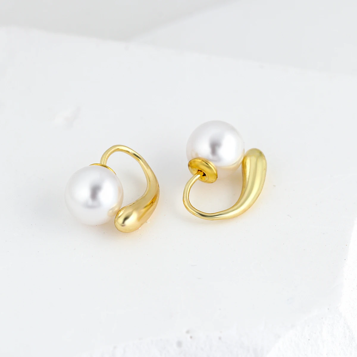 

AENSOA Elegant Delicate Baroque Pearls Hoop Earrings for Women Girls Korea Gold Color Earring Jewelry Dangle Earing Pendientes