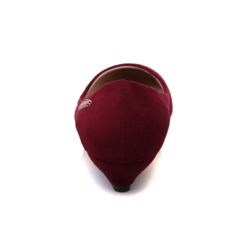 Женская обувь в стиле ретро туфли-лодочки с металлическими украшениями туфли на