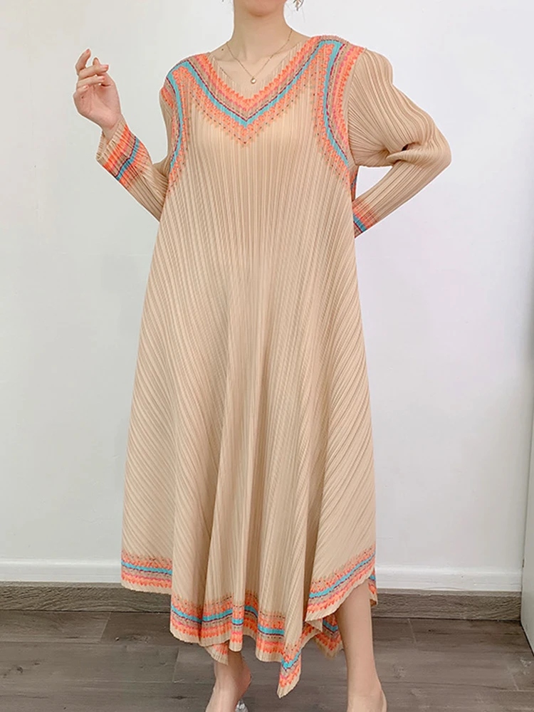 

Miyake Long Sleeve Loose Cover The Abdomen Type Summer Clothing Fashion Design Women Pleated Print V-neck Minimalist Dresses