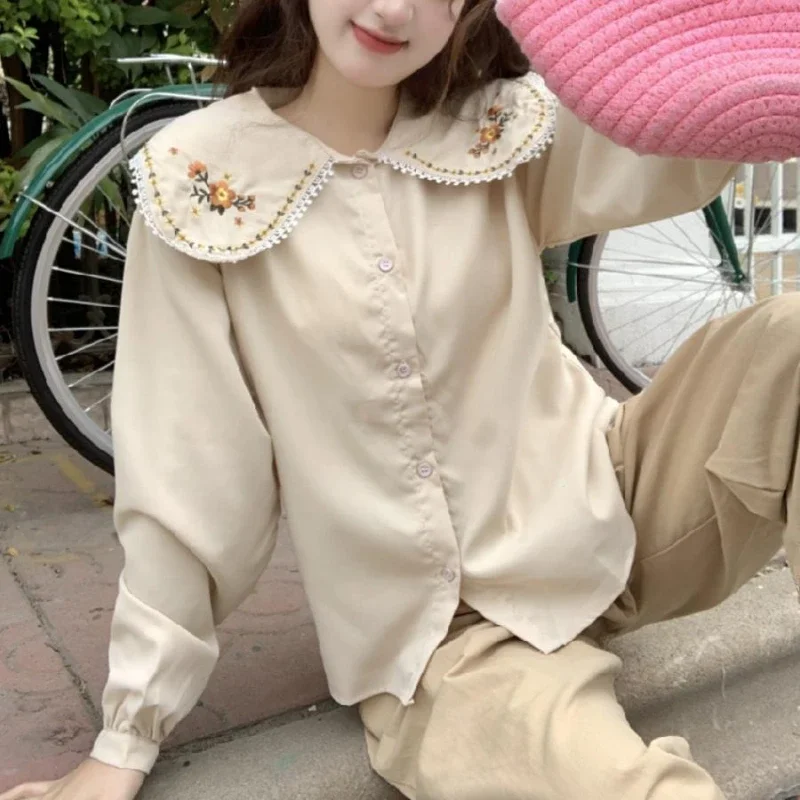 Женские рубашки с длинными рукавами и вышивкой уменьшающие возраст повседневные