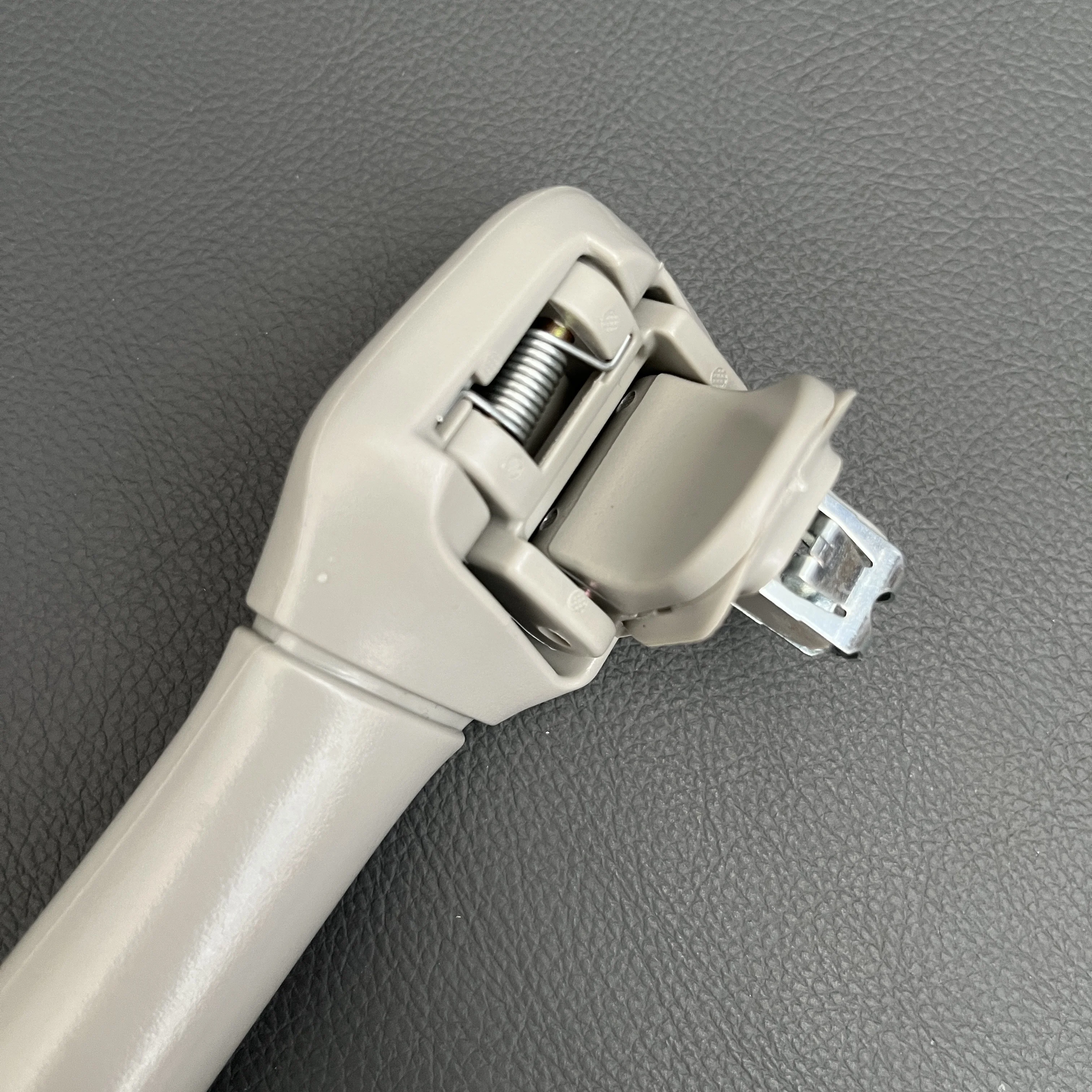 Внутренняя ручка для крыши автомобиля Потолочная 74610-53030 Lexus IS300 ES240 ES350 RX350 RX270 IS250