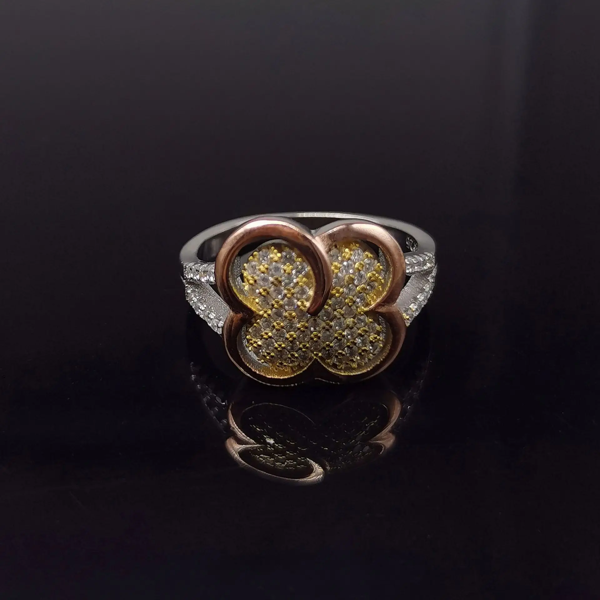 

New S925 Silver European and American Simple Full Diamond Ring with Separate Colors for Men and Women as a Valentine's Day Gift