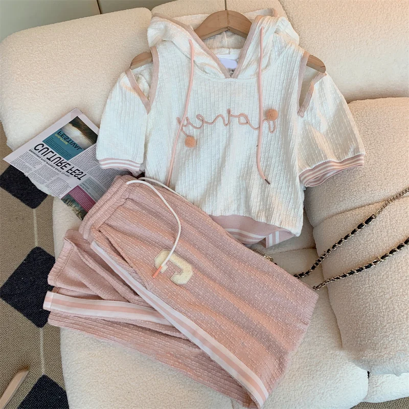 Женский спортивный костюм с принтом белая футболка коротким рукавом и капюшоном