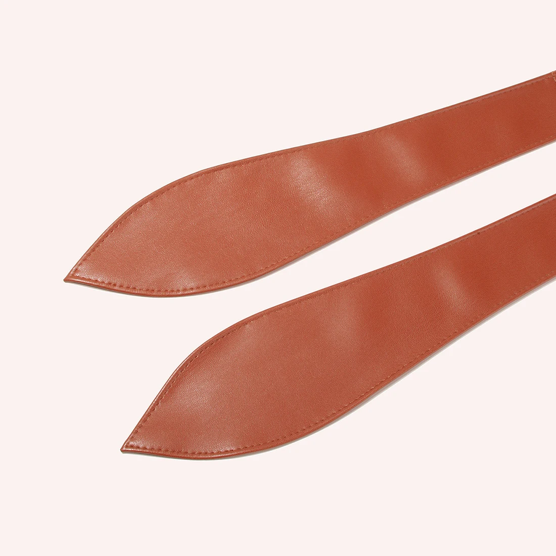 Рисунок 4 - Женский кожаный ремень на шнуровке