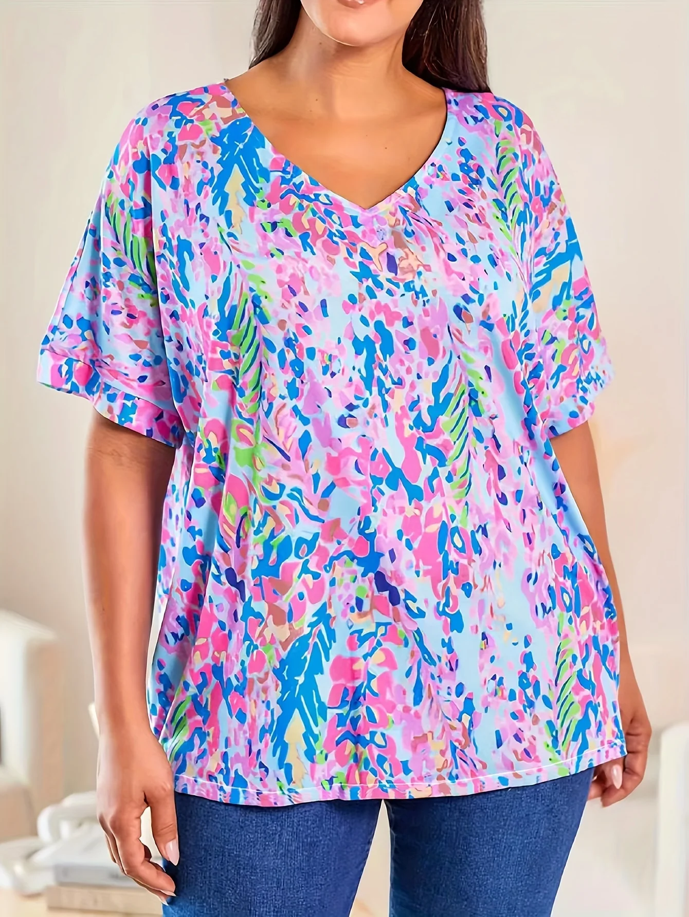 Plus Size Женская Футболка В Стиле Пэчворк С Цветным Принтом И V-образным Вырезом
