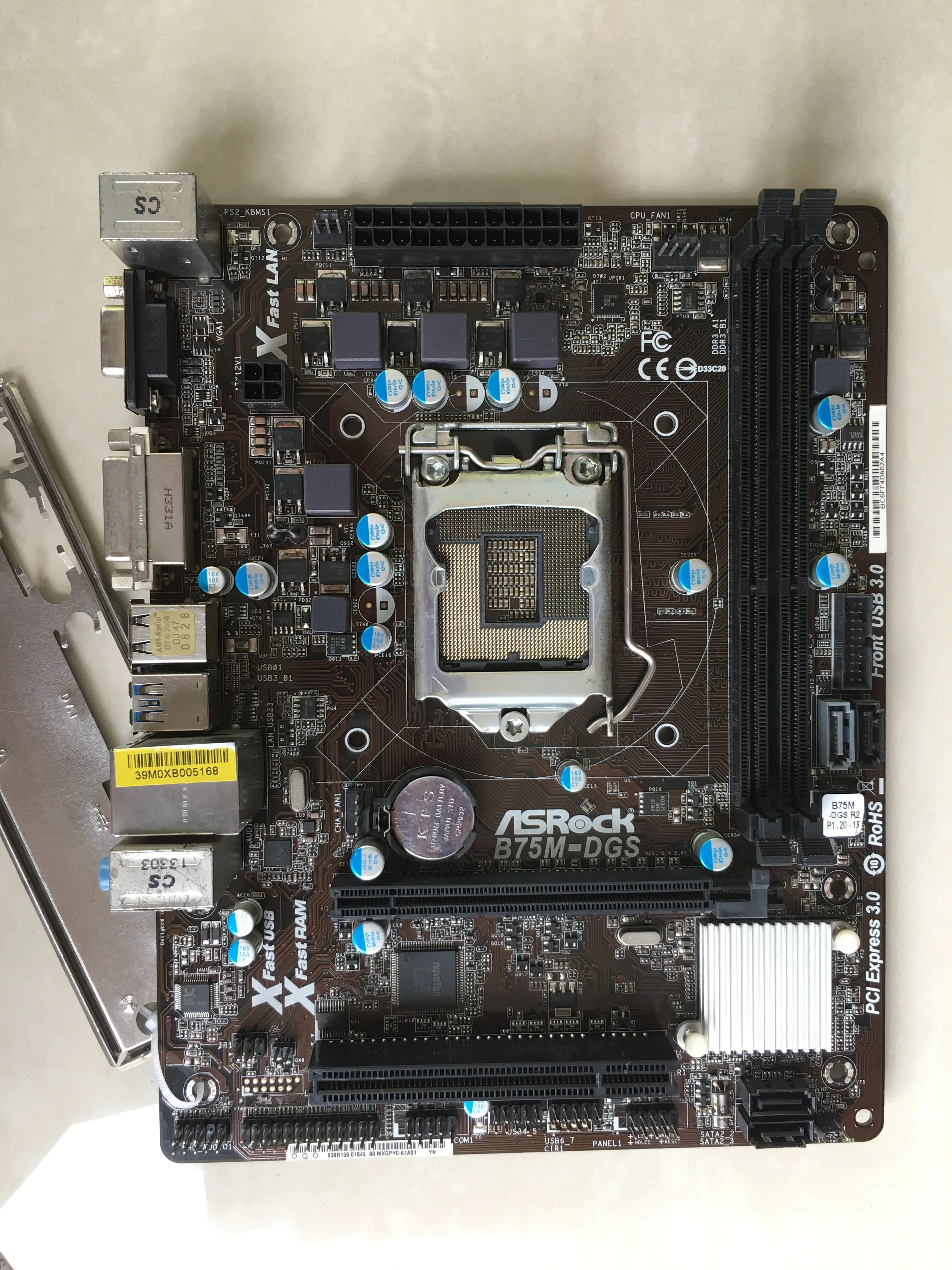 Для ASRock B75M-DGS полностью интегрированная маленькая плата B75 USB3 DDR3 все