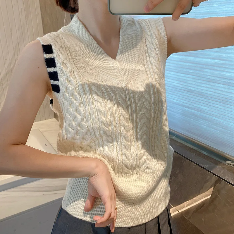 

TB BROWIN Women Knitted Vest Outerwear Wool Warm Sleeveless Striped Jacquard Korean Design Thicken Vest