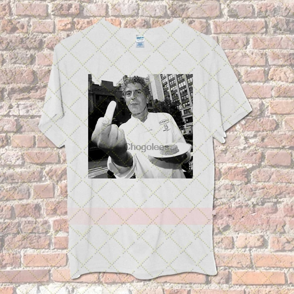 Футболка с принтом Энтони бердэн |