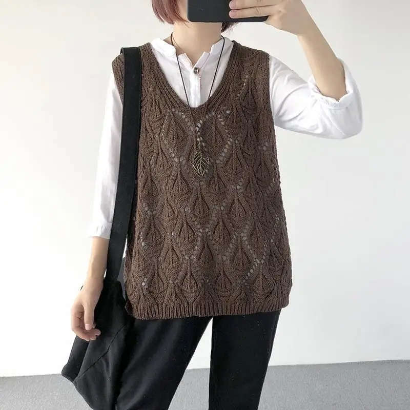 

2022 Women Spring Autumn New Solid Sweater Vest Tops Female V-Neck Knitted Sleeveless Tops Ladies Loose Waistcoat Pullovers T289
