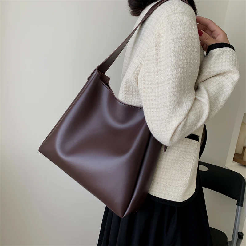 Fashion Leather Tote Bag for Women 2023 Tend Female Simple Large High Capacity Shoulder Side Bag Designer Handbags and Purses
