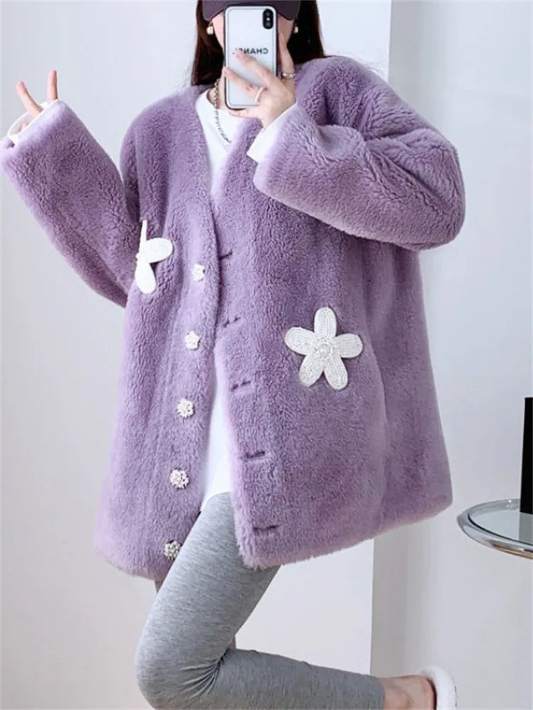 Fur Coat Women 2022 Autumn Winter New Fashion Pearl Flower Button Fur Lamb Wool Coat V-neck Long Sleeve Jacket Outer Wear N1501