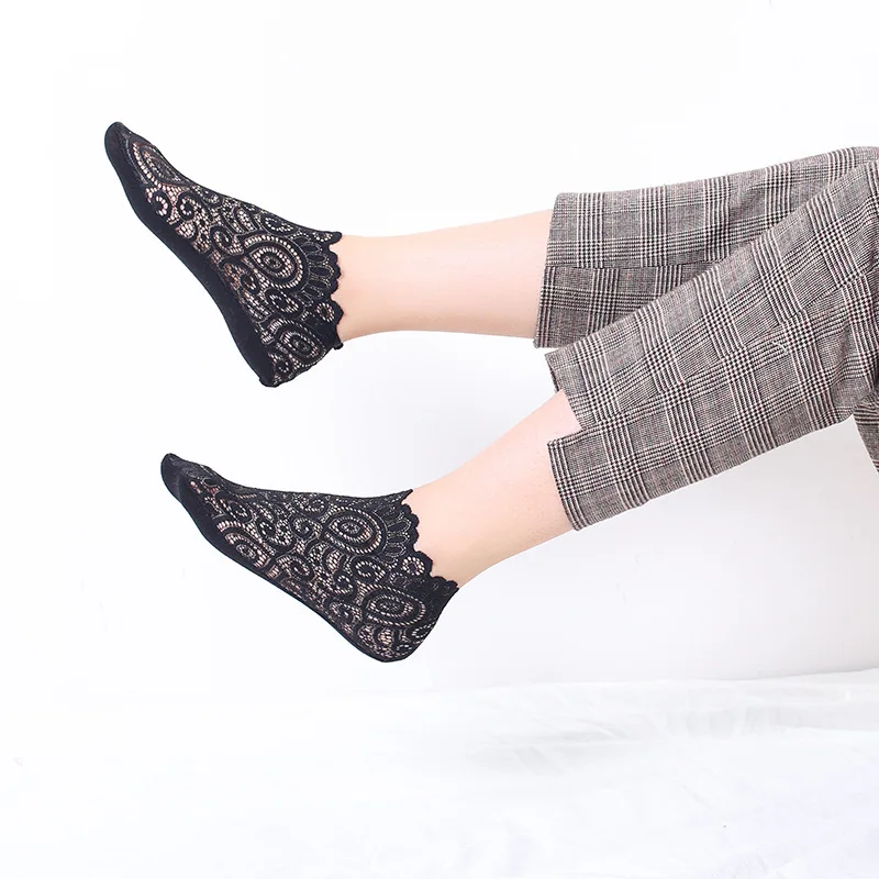 

Ladies' Lovely Floral Lace Socks Fashion Summer Mesh Short Sweet Hollow Chaussette Soft Cotton Bottom Non-Slip Loose Sokken