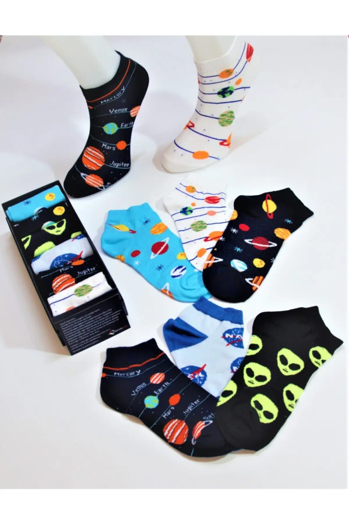 

6 шт. в коробке с персонажами космической тематики. Носки Bootic