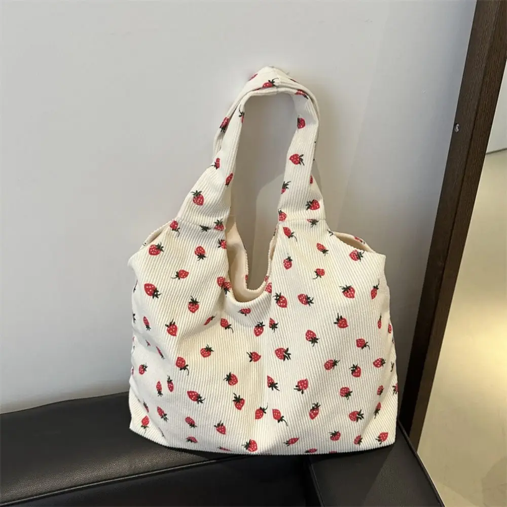 Большая вместительная сумка-тоут с клубникой и принтом квадратной формы женская