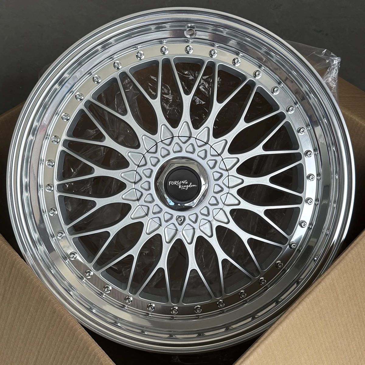 Фото Xianglun High-End New FORGING KINGDOM Двухсоставные кованые автомобильные диски из алюминиевого сплава с множеством спиц, 18-23 дюйма, PCD 20 мм/25 мм №2