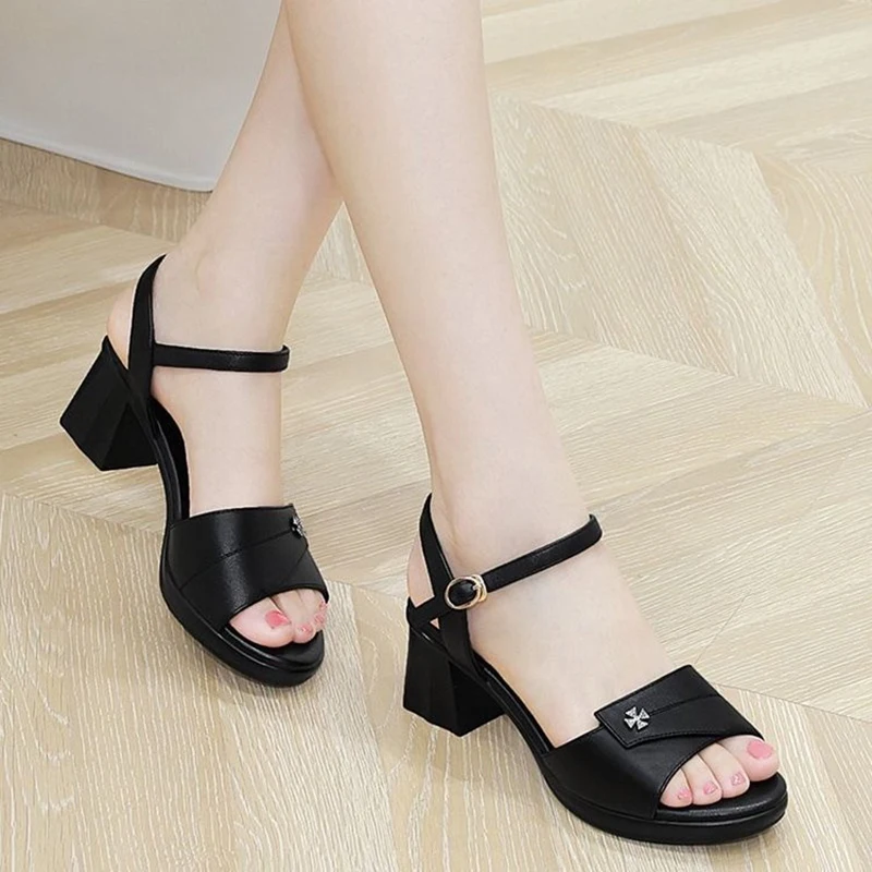 Women's Summer Beige Thick Heels with Temperament Versatile Mom Sandals