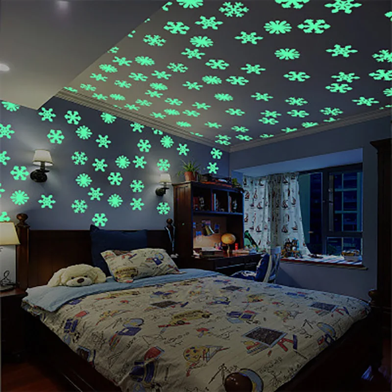 

50Pcs Snowflake Wall Stickers Luminous In Dark Night Fluorescent Wall for Kids Room Bedroom Home Ceiling Decor DIY Sticker