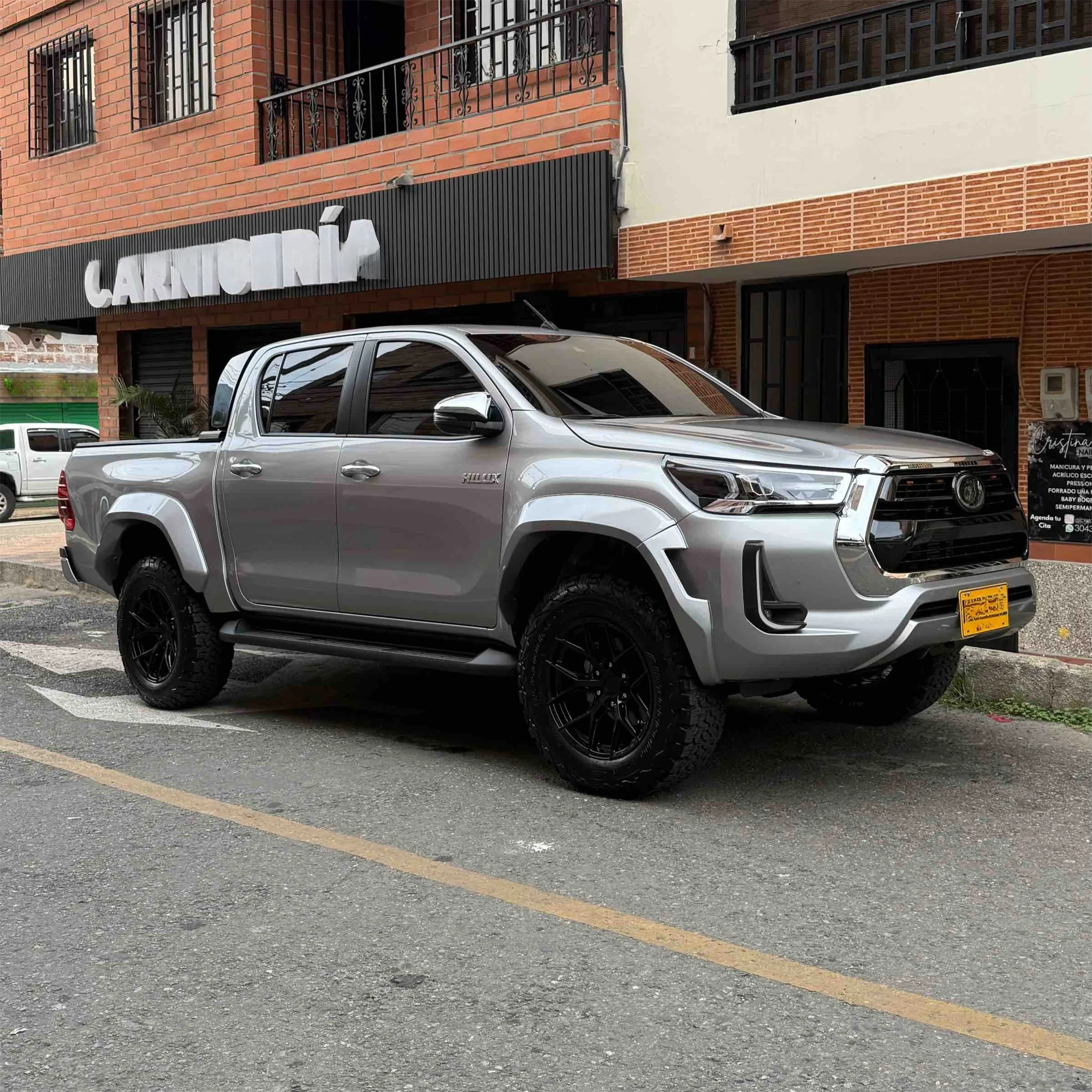 Фото Расширители колесных арок (фендеры) для Hilux Revo 2021-2024, модель GR, внешний обвес, детали кузова, аксессуары №3