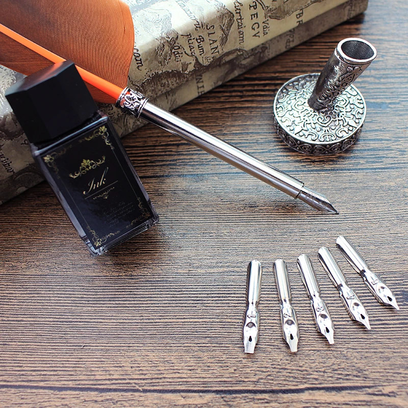 Ручка перьевая с 5 сменными наконечниками в подарочной коробке