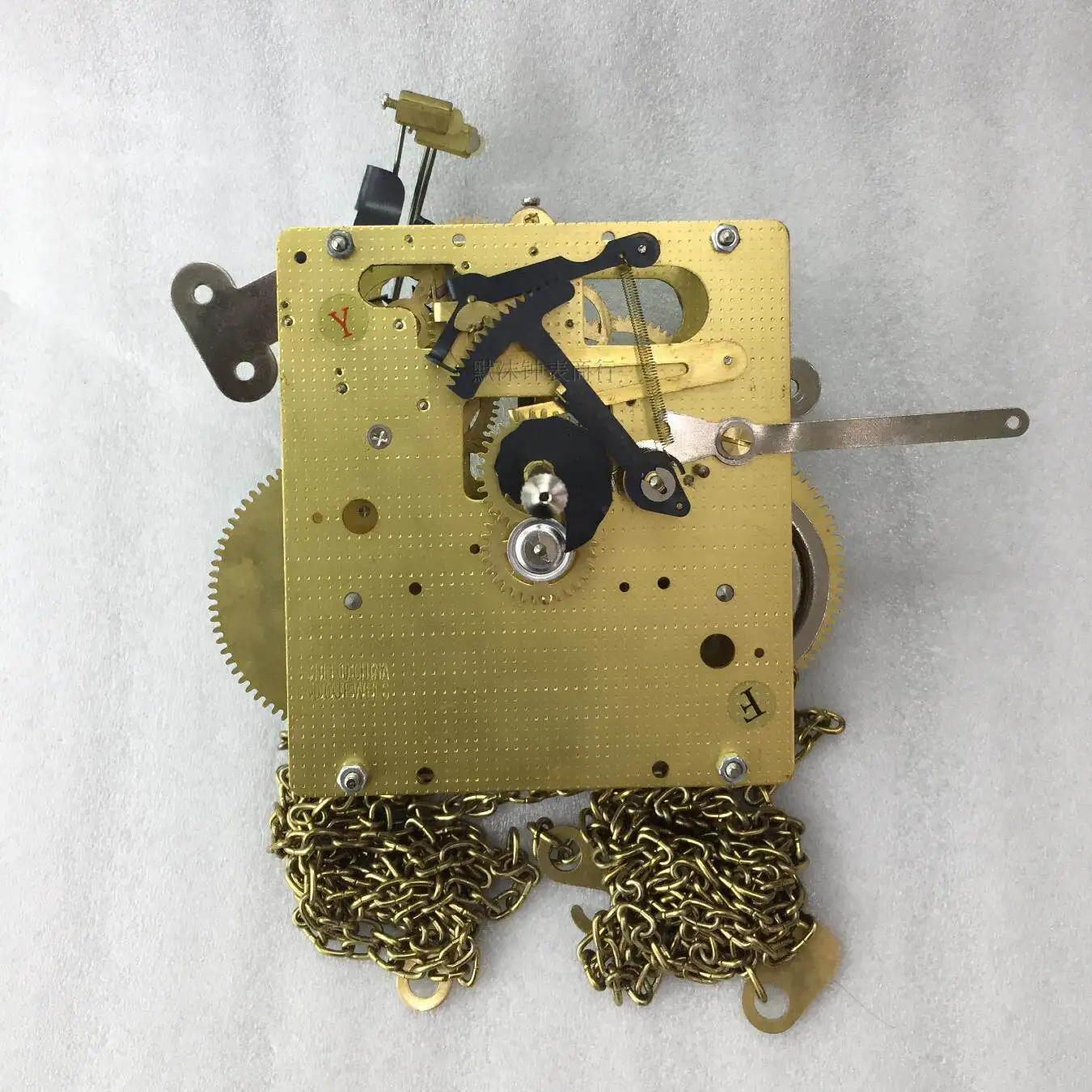 

Механические настенные часы JPHZNB