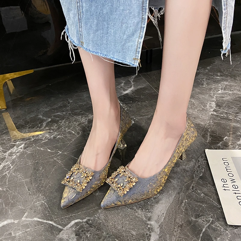 Блестящие женские туфли-лодочки блестящие на высоком тонком каблуке с