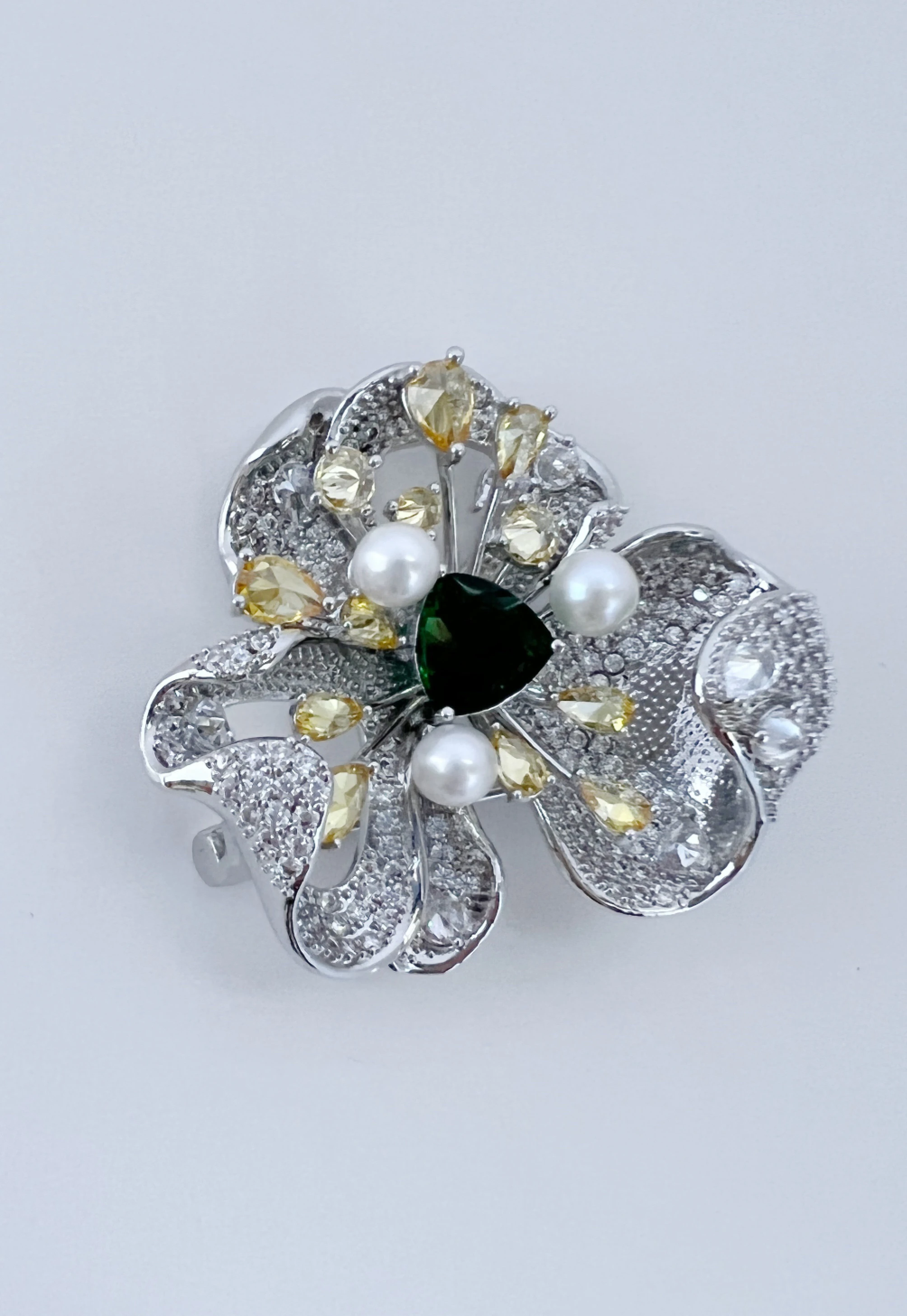 

2023, модная брошь с пресноводным жемчугом, в виде трехфолистного жемчуга, подарок для любимого человека