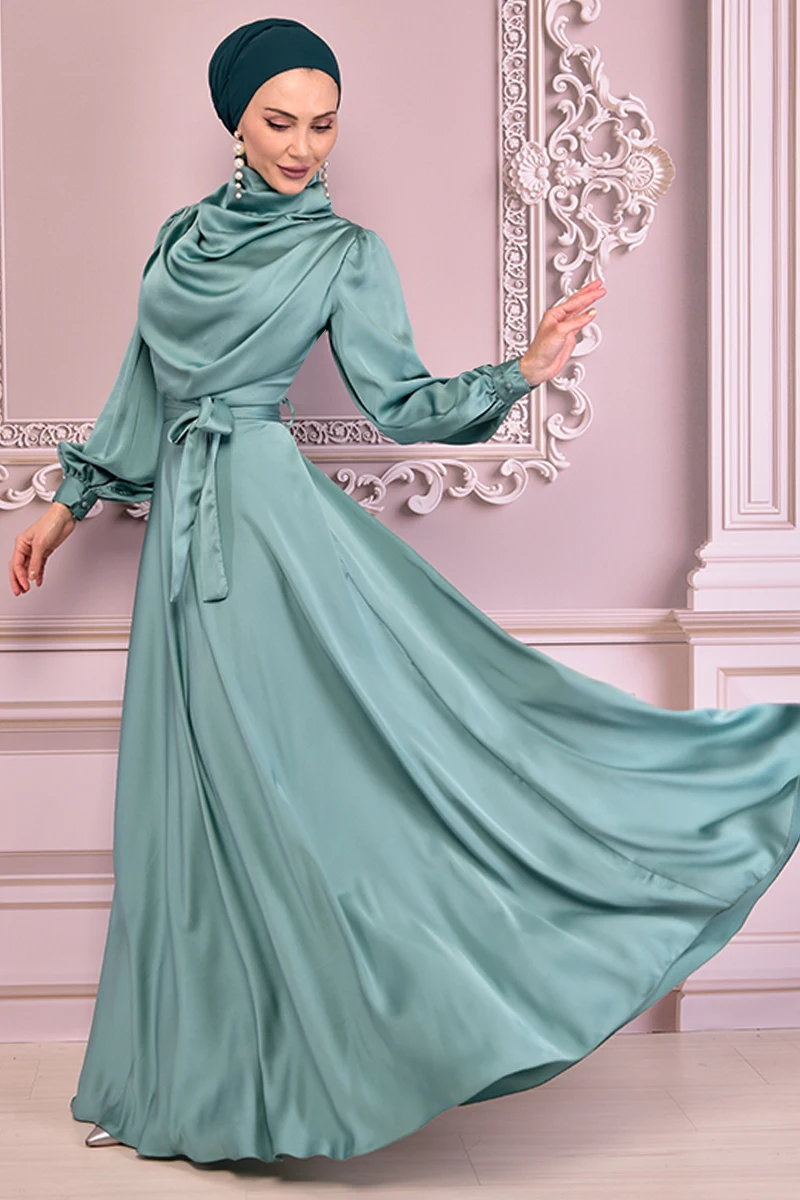 Атласное платье с поясом мятного цвета нев