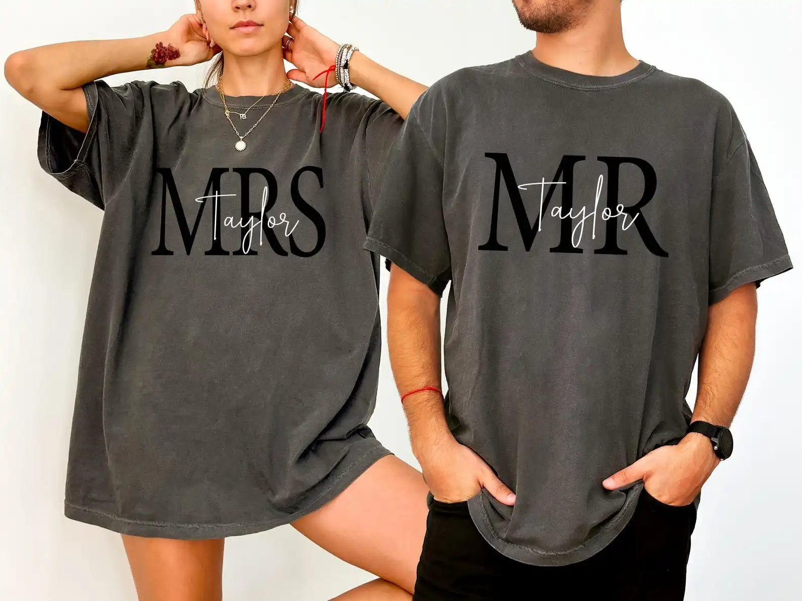 Фото Персонализированные парные футболки для семьи с именами Mr & Mrs, подарки на День святого Валентина и свадьбу, униформа для пары на годовщину №4