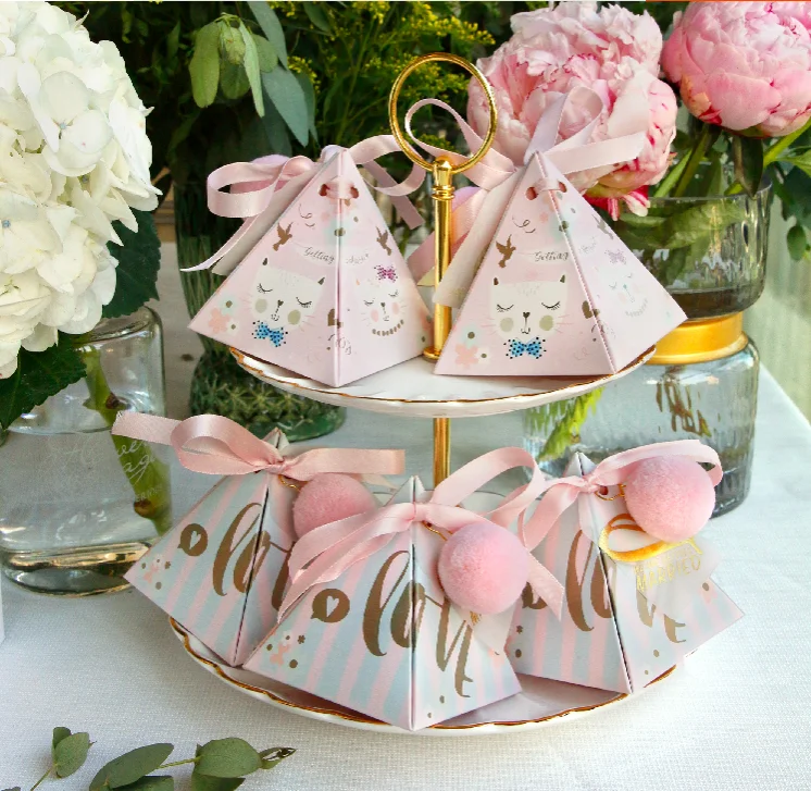 

50Pcs Creative Pink Cat Triangular Pyramid Wedding Favors Candy Boxes Party Gift Box Giveaways Boxes Souvenir Box