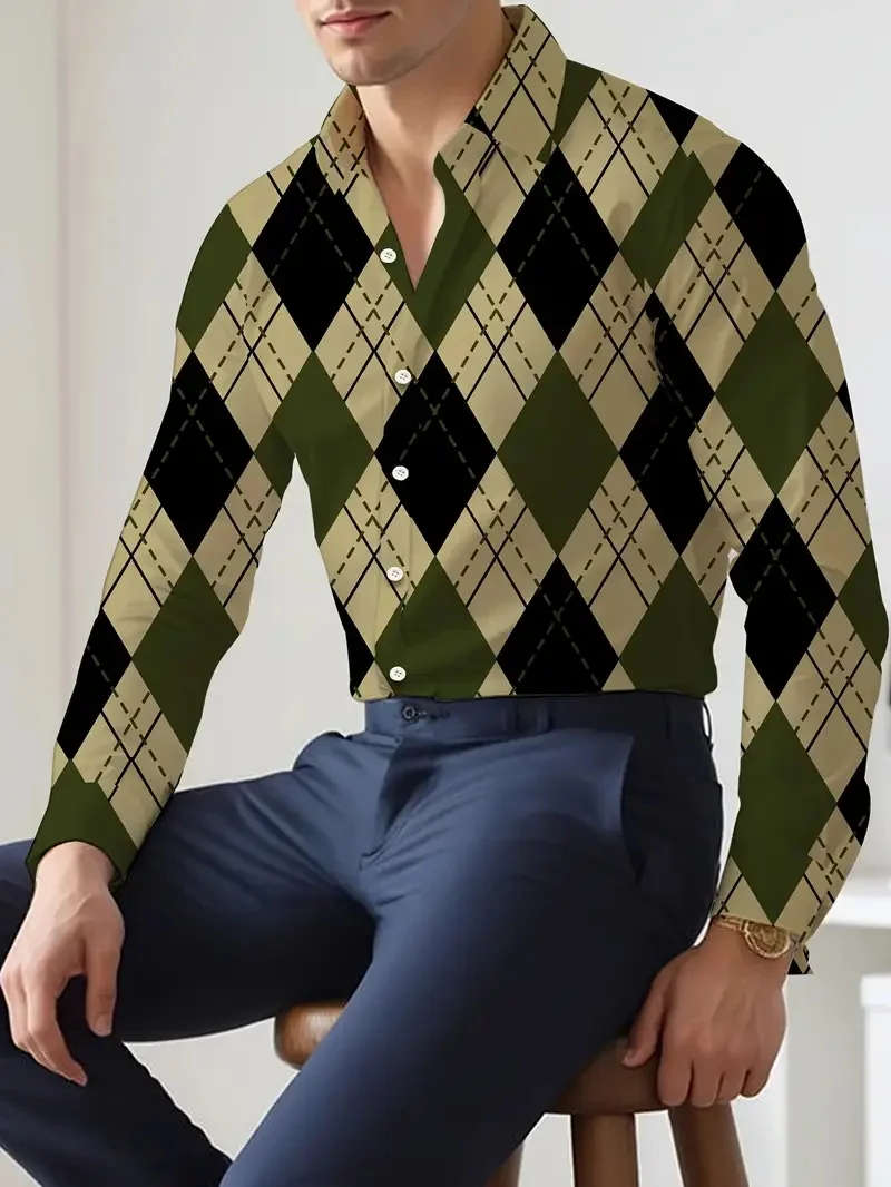 Молодежная и жизнерадостная однобортная рубашка с откидным воротником в стиле