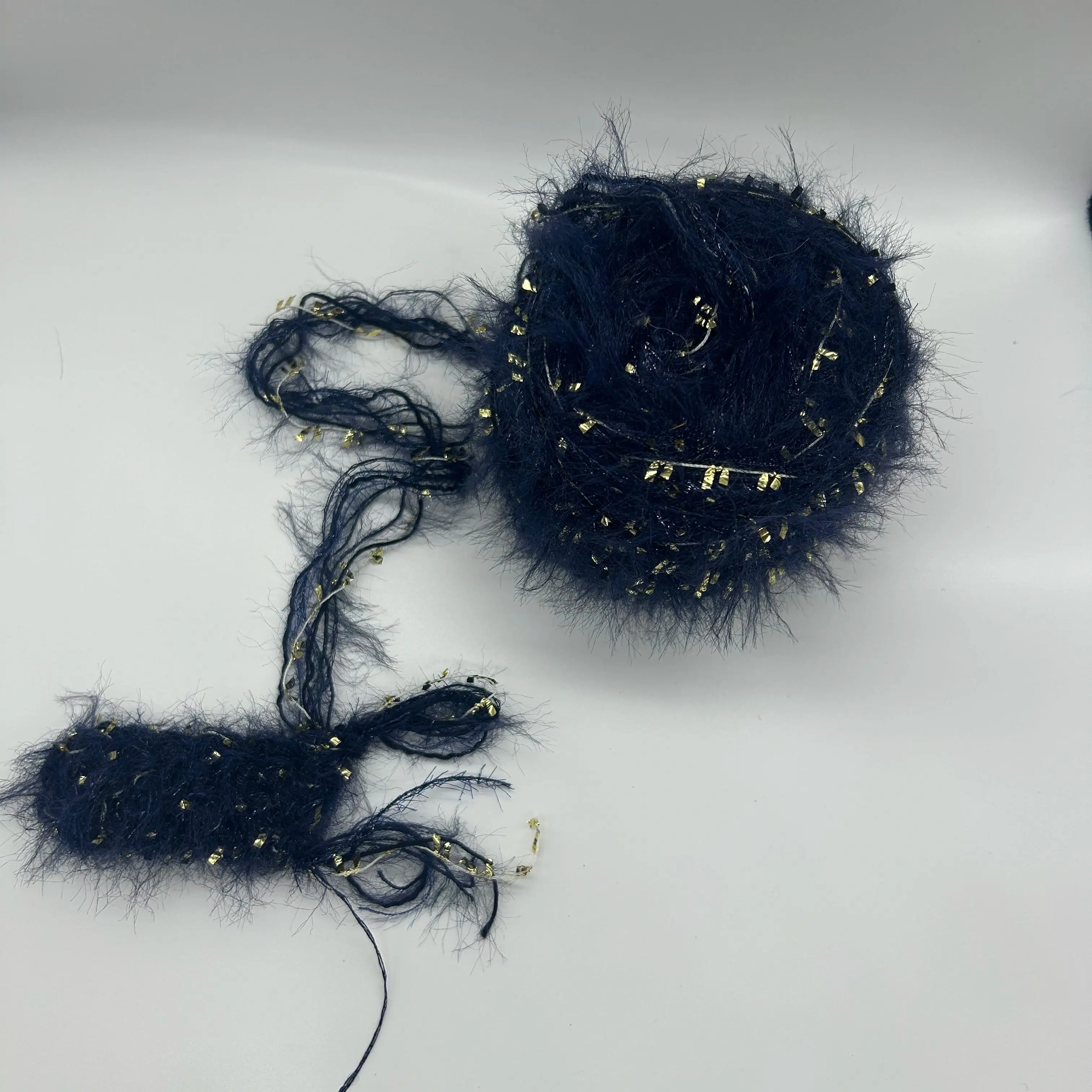 Пряжа для вязания Night Sky Glitter Eyelash Crochet - темно-синяя с металлическим золотым отливом, пушистая, смесовая, 100 г, для свитеров, шарфов, рукоделия (art.: 3920daccddca9) - 3920daccddca9