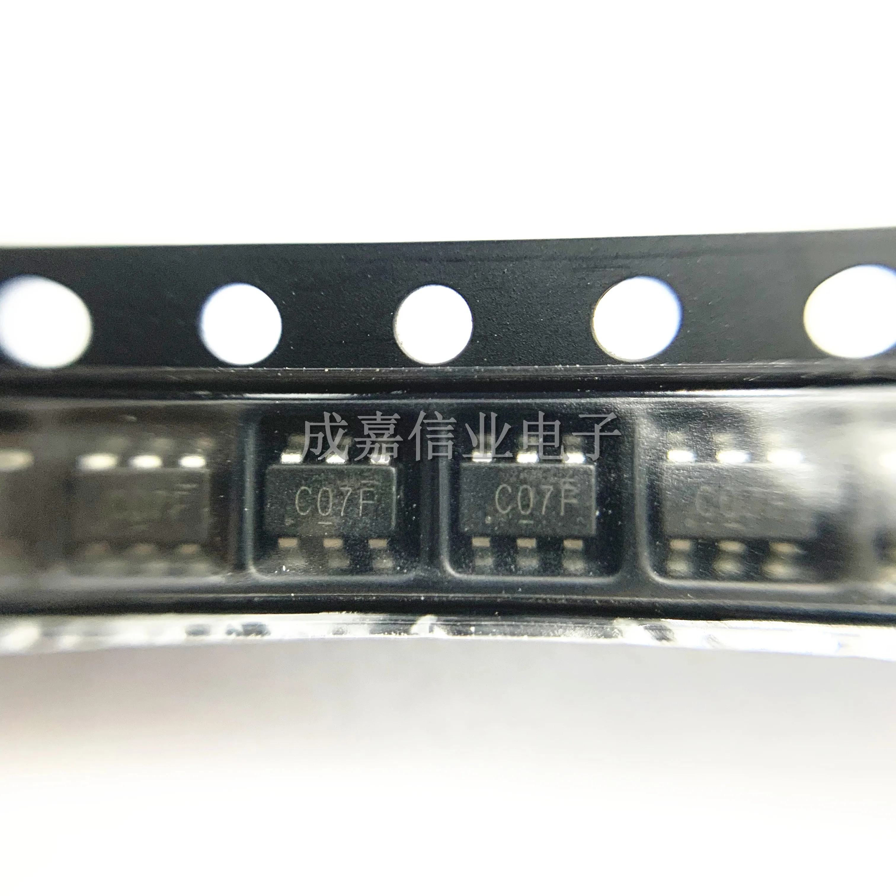 100 шт./лот SN74LVC2G07DBVR SOT-23-6 маркировка; C07F буферы и линейные драйверы двойной w/открытая подача Рабочая температура:-40 C-+ 125 C