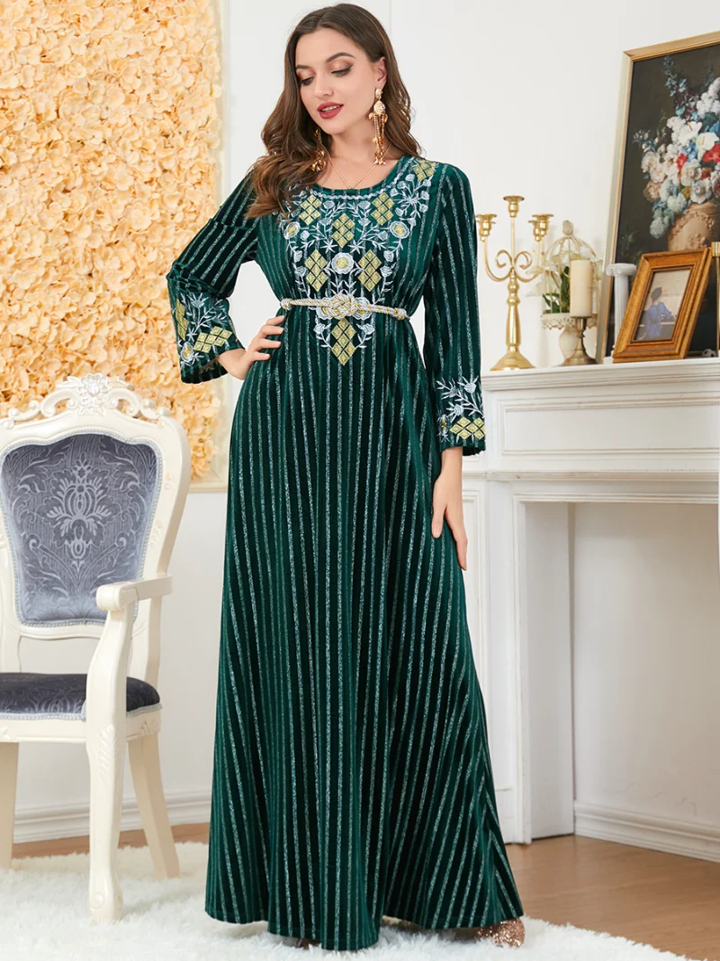 Dresses For Women 2022 Embroidery Velvet Long Sleeve Muslim Abaya Dress Dubai Moroccan Caftan Woman Turkey Robe