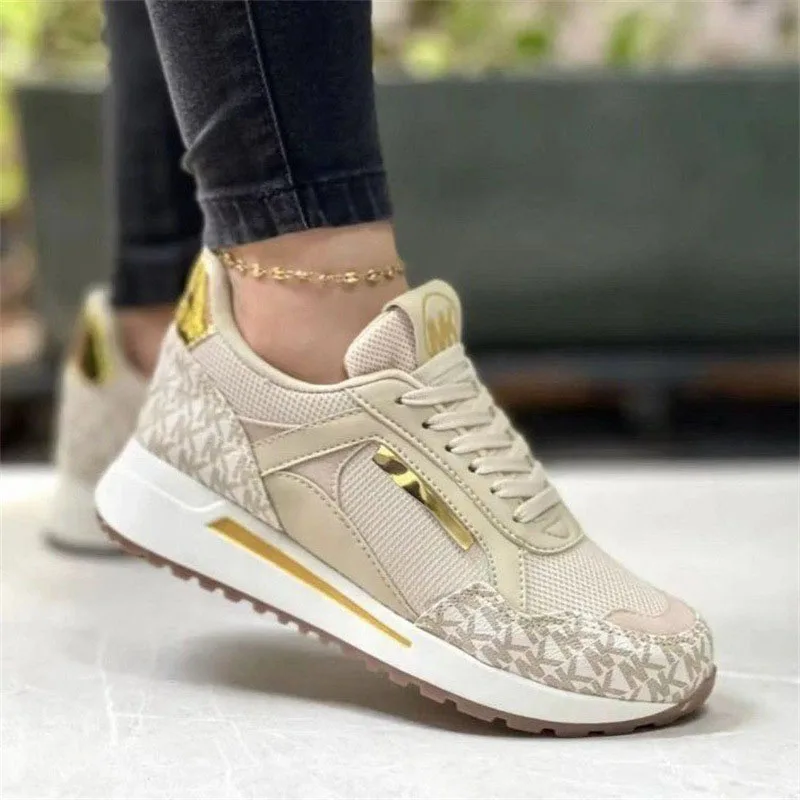 Фото Черная повседневная спортивная обувь для женщин. Удобная теннисная обувь с сеткой. Легкие женские кроссовки. Новинка 2023 года. Большие размеры 43. Студенческая вулканизированная обувь. №3