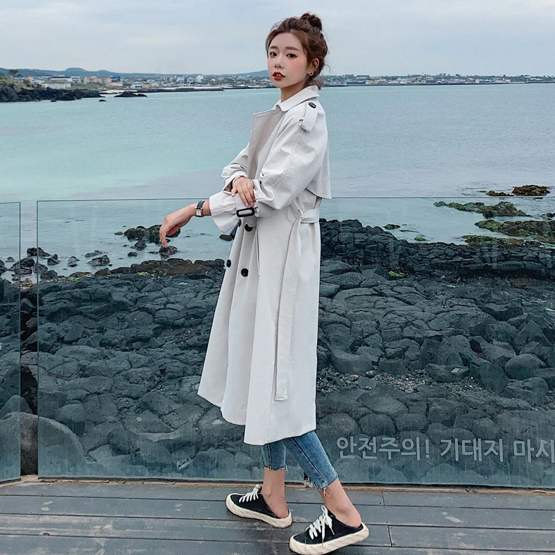 Рисунок 4 - Тренчкот женский двубортный с поясом