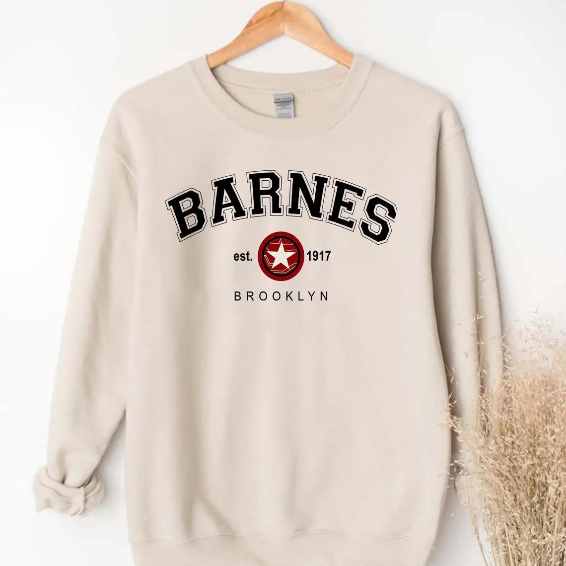 Женский свитшот Barnes 1917 с круглым вырезом Зимний пуловер изображением солдата