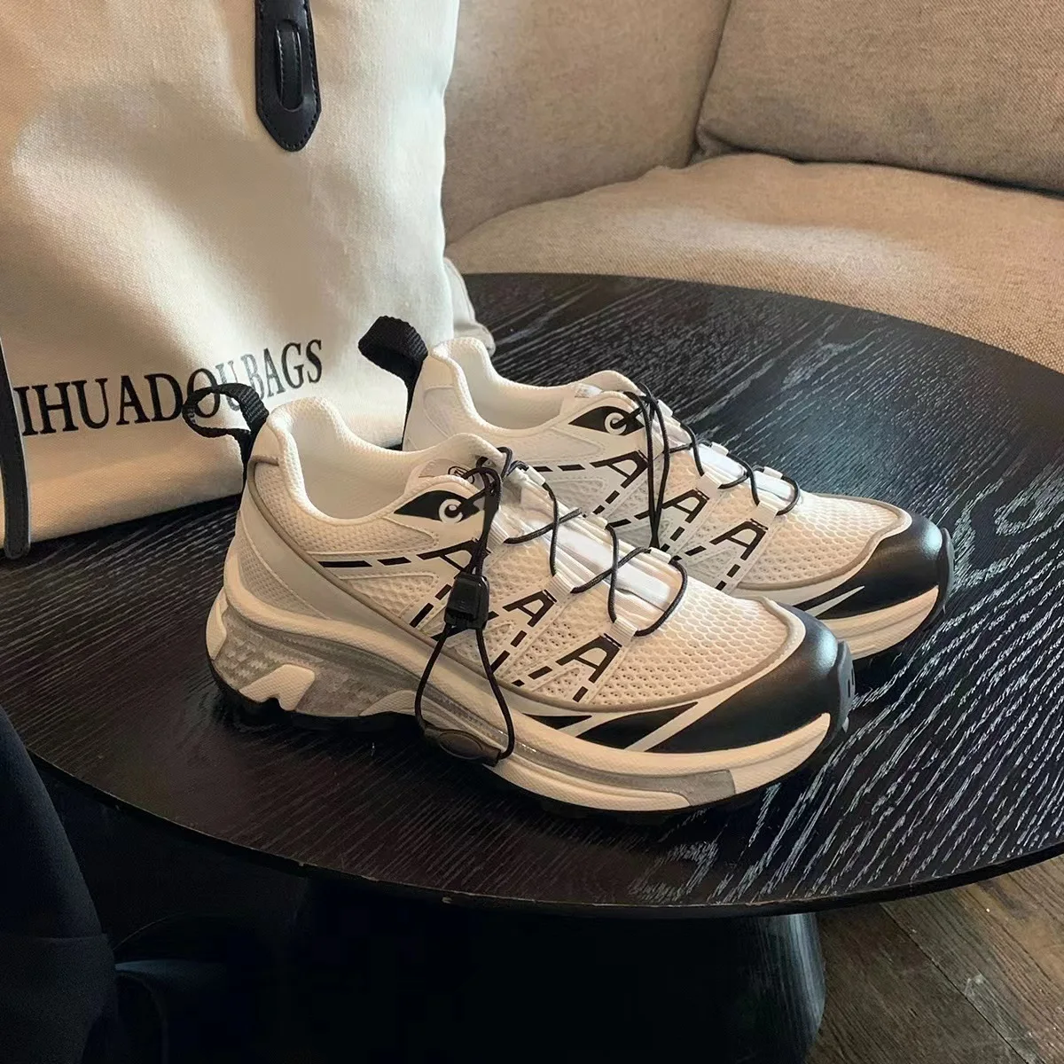 Кроссовки женские на среднем каблуке повседневная обувь из ПУ кожи шнуровке